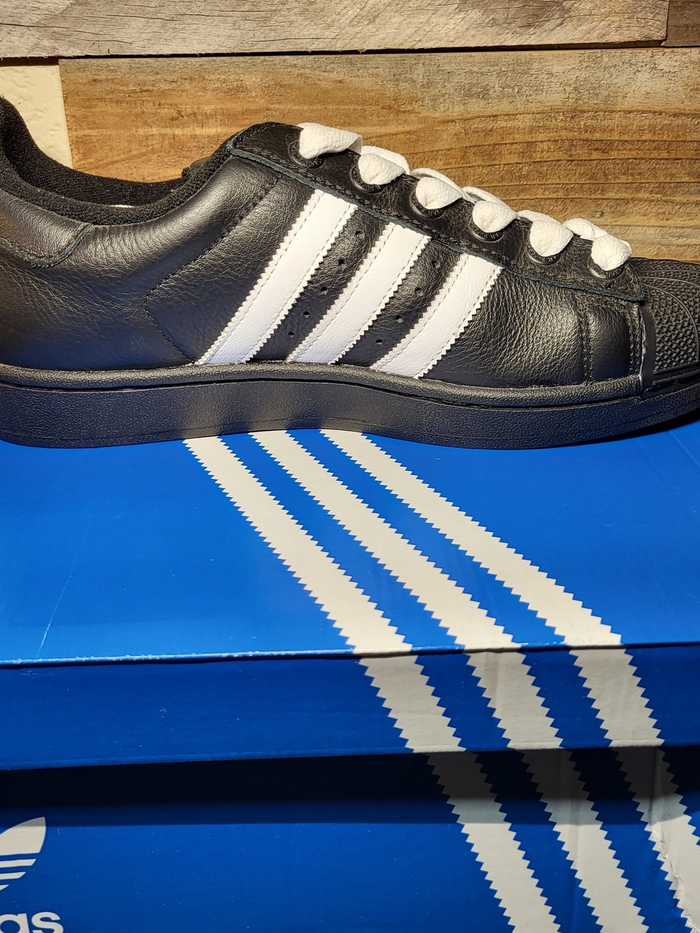 *NEW* Adidas Superstar 2 Black/White "Oreo" Leather Shoes Men’s 8.5 Women’s 9.5 - Picture 2 of 8